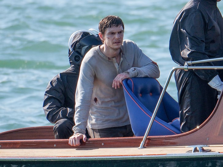 8d416a6dc6454d95abe6b03809d1eff7_md Evan Peters Abducted By Two Masked Men On