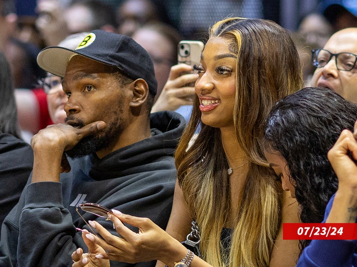 8e2136cda79c4fa09073bc284f7d86f9_md kevin durant angle reese basketball game courtside