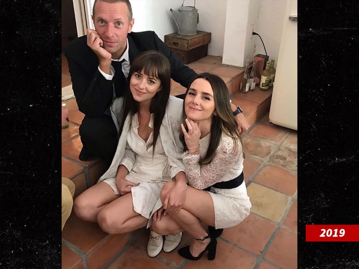 dakota-johnson-chris-martin-ig-1