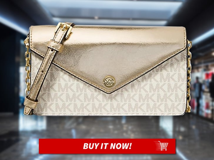 8f90c34968eb4bd289c89c97b6e250de_md Michael-Kors-Small-Logo-Envelope-Crossbody-Bag-MAIN