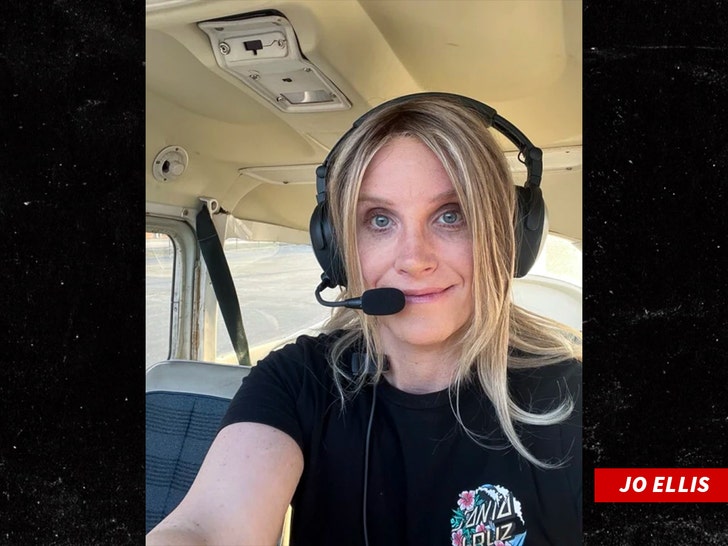 jo ellis flying 1