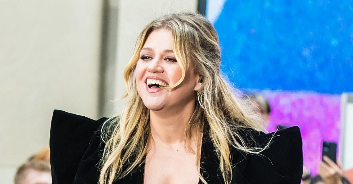 9-1754651871050 Picture of Kelly Clarkson