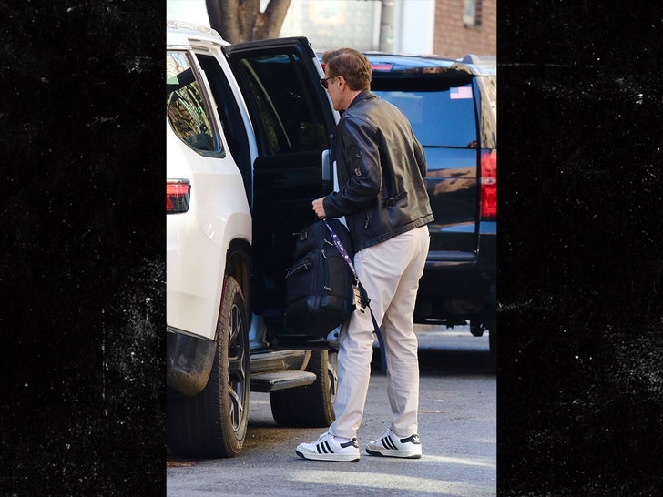 900e7ae7037542088fad7d263bfa8b3e_md clooney and amal out for lunch over the weekend