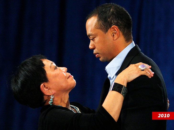 92a5dba494214aaababcb7f30f154648_md Kultida Woods and tiger woods