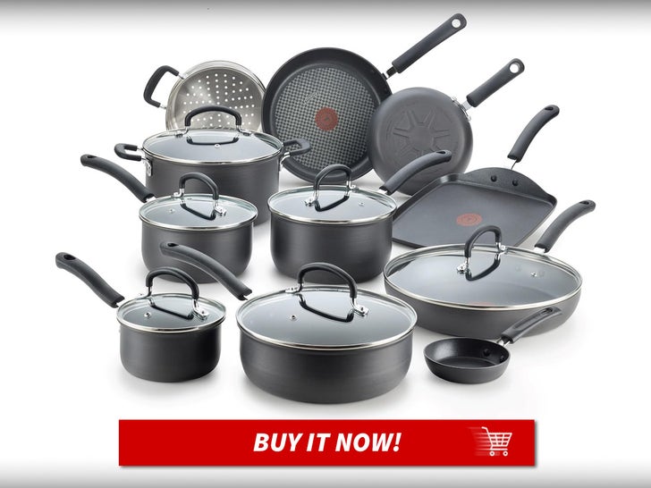 93ba84dfa34f40e9be3e9f535aa9529e_md T-Fal-Ultimate-17-Piece-Nonstick-Cookware-Set-MAIN