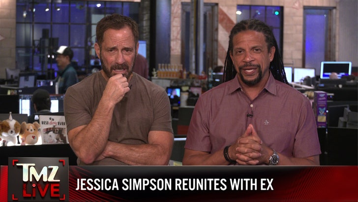 9790cfb5efc048a6ae6f1013b6cf40ae_md 040825_tmz_live_jessica_simpson_kal