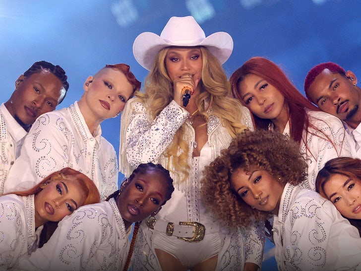98a2517552654c5291c1f34025f9bb78_md-4 Beyoncé's Cowboy Carter Tour – Performance Photos