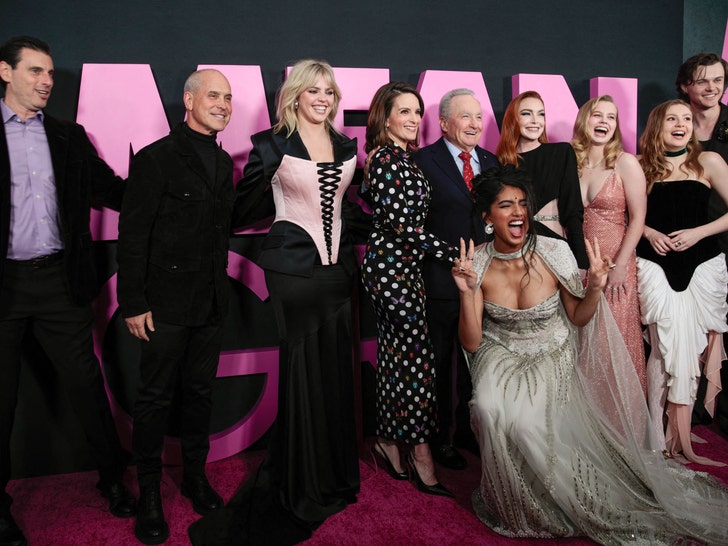 9907f026abca4fbfbb34d880f4bd3d50_md 'Mean Girls' Premiere In New York