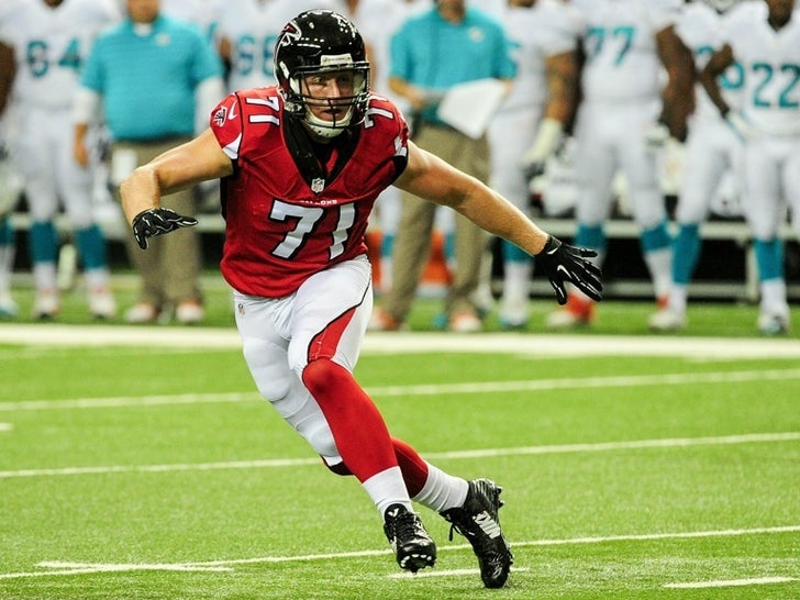 99a3bfdc761b58c8b8648a4e91cc601a_md Kroy Biermann On the Field