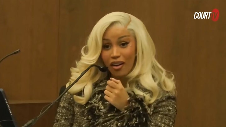 9ad93014aab74ec8b27fa9ba1fed5a30_md cardi-b-video-kal-08-26-2025
