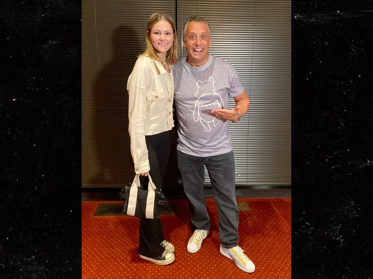 9c3c8833a7f1467185d994e20ee52e6d_md tiktok user joe gatto sub tiktok