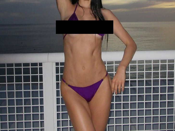 9d1167a714dc488fb6054744d845a94f_md Amelia Gray Hamlin Hot Shots