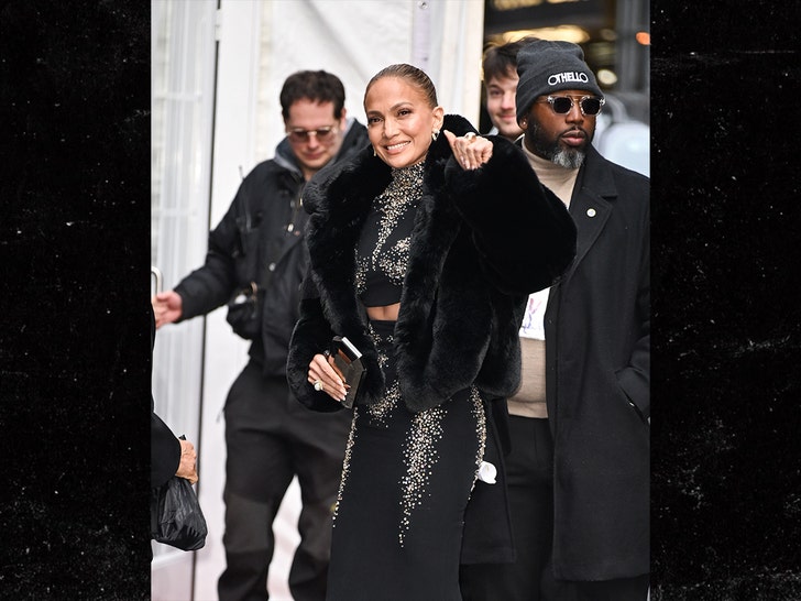 9d235228ff894ce5810cfecb73684e35_md jennifer lopez getty 1