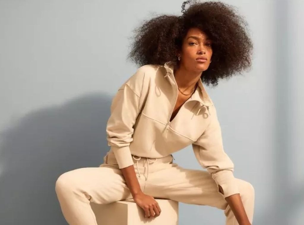 9e50af70-b371-41a9-9b63-136cb89c19af_1745247914 shop_old navy activewear 4.21_hero.jpg