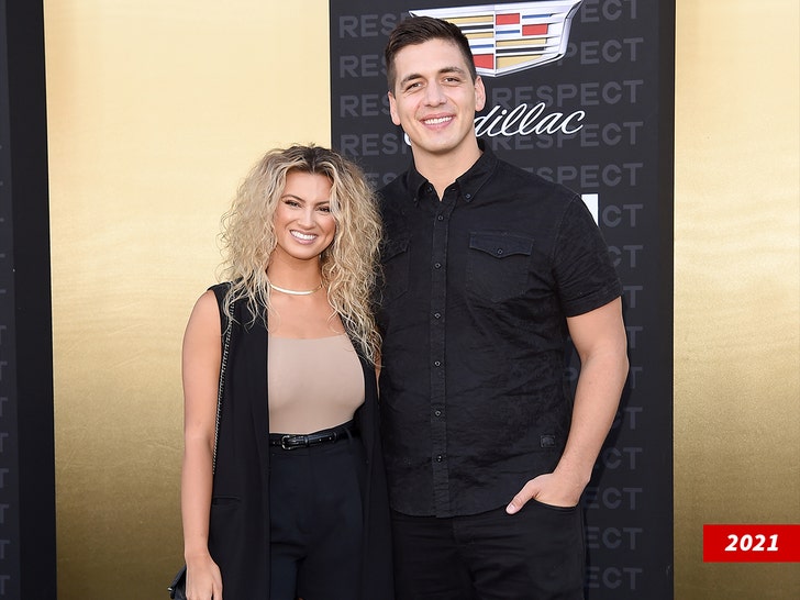 tori kelly and andre murillo getty 3