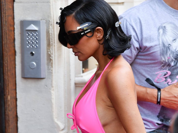 0708-Kim-Kardashian-Balenciaga-PFW-SUB-2