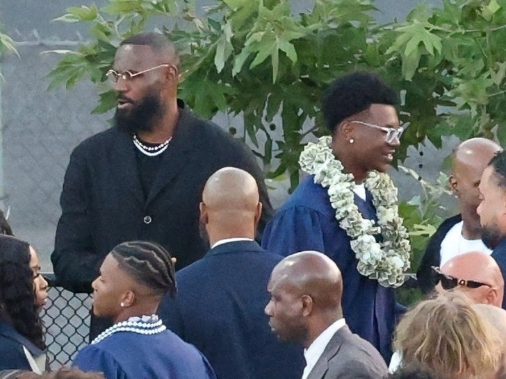 a341f60de2c145baa6c6d7a0c9ab0ce4_md James Family Attends Bryce James' Graduation Ceremony