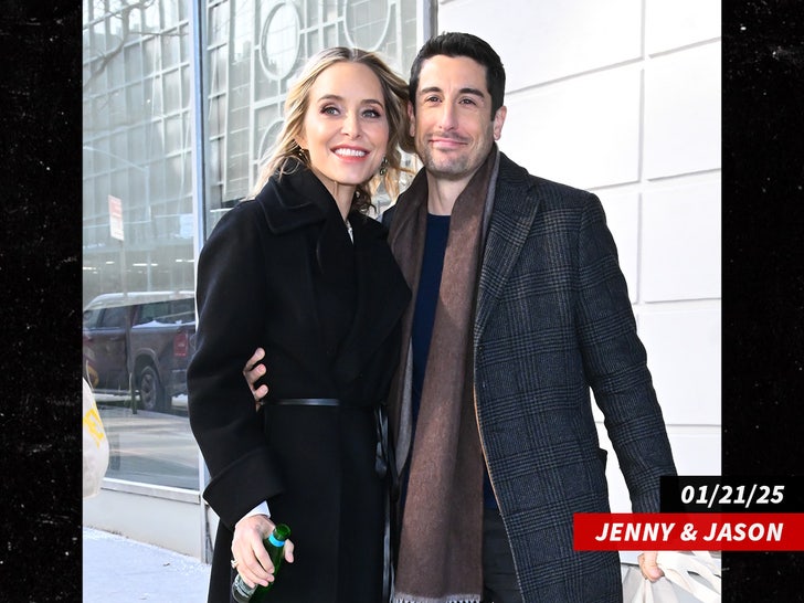jason biggs jenny mollen sub getty swipe