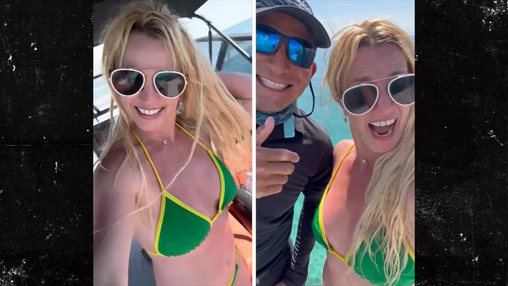 a5ee323638bd41f6b3e65e9efa1b05bc_md-1 082125_britney_spears_kal