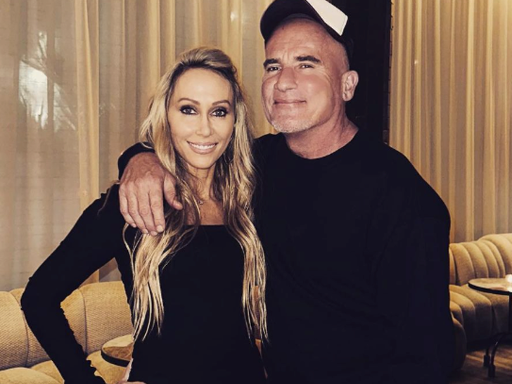 a7be541a09324bc28cc4acd64de14050_md Tish Cyrus & Dominic Purcell Together