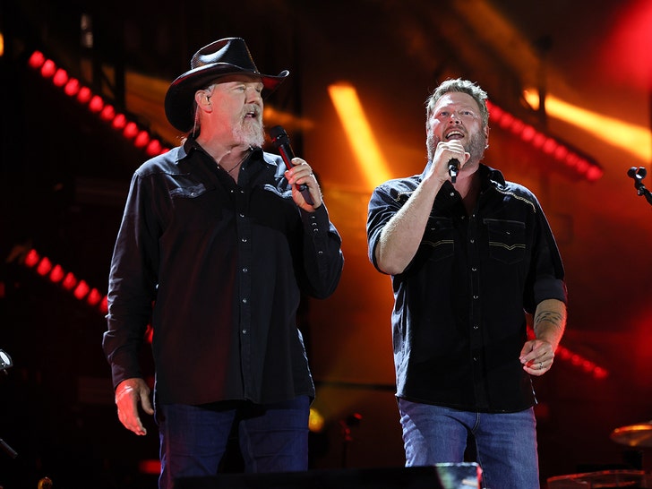 Trace-Adkins-and-Blake-Shelton-sub-getty-1