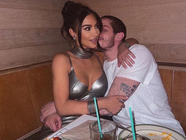 a938d503e1634bc78a2c8fe30739d0ee_md-1 Kim Kardashian And Pete Davidson Together