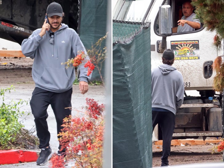 a9d2c7e4f2e346d0a08a6cb8cec8f49e_md Jonathan Davino Talks W/ Contractors Outside Sydney Sweeney's Mansion