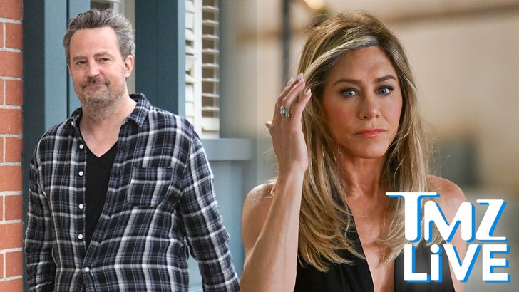 ad1f36bb673046699ce92b626d728e4c_md 081125_tmz_live_aniston_perry