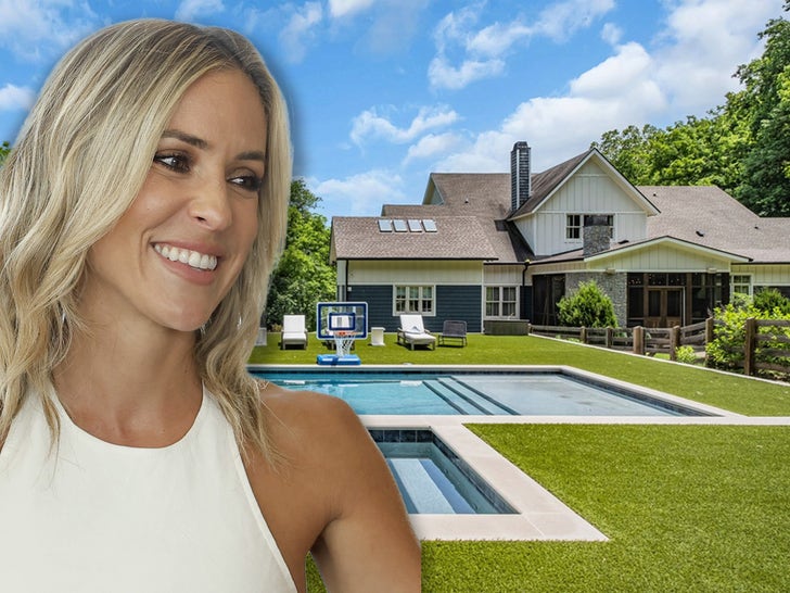 adcc8e8e1b244ceb962f4551035a567d_md Kristin Cavallari's Tennessee Ranch House