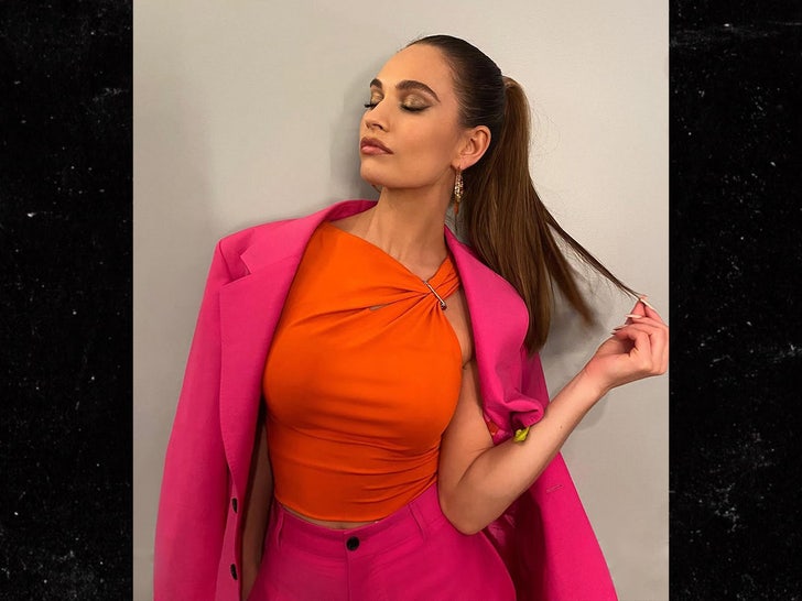 lily james pose instagram sub