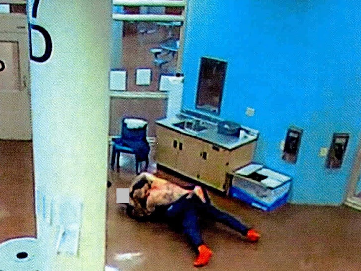 ae738b7e4e2f45a9aec4b0f51985f46d_md Keffe D charged with battery by a prisoner 1