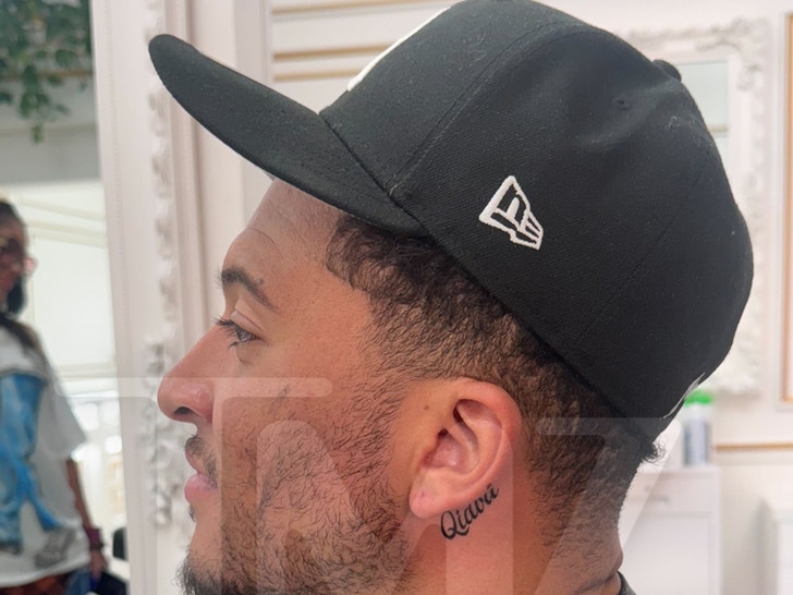 Saweetie Jadon Sancho Tattoo Shop   7