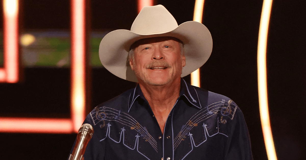 alan-jackson-sets-farewell-concert-date-amid-incurable-diagnosis-3-1760109957353 Photo of Alan Jackson