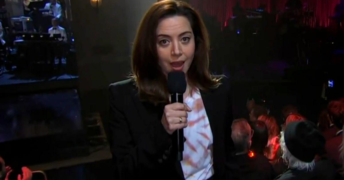 aubrey-plaza-shirt-snl-anniversary-honoring-husband-jeff-baena-first-appearance-suicide-2-1739818240647 picture of Aubrey Plaza
