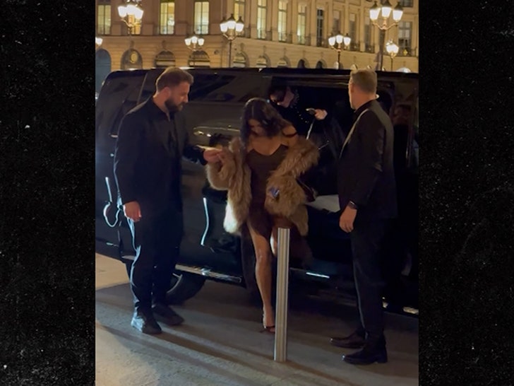 051425-kim-kardashian-dinner-hotel-sub2