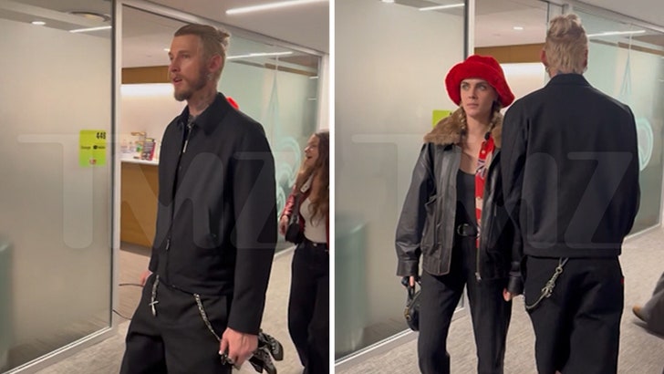 b11ba942f3a44eb6b8e0cdfc539fa476_md 021025_mgk_cara_delevinge_kal