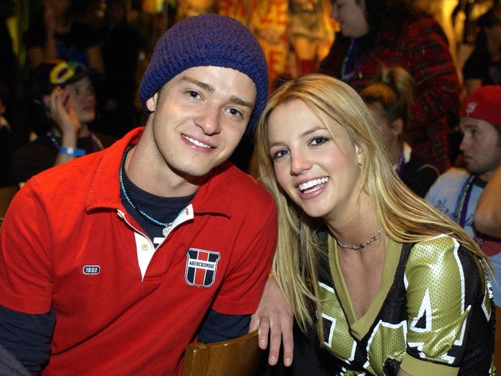 b30ad78924674ae29879878f8908a8fa_md Britney Spears and Justin Timberlake -- Before The Big Breakup