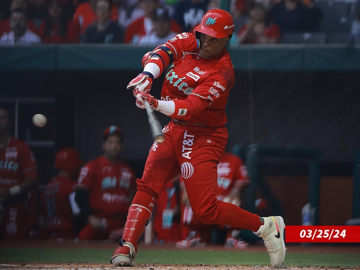 b3a5935635184a8baf7ccf027fcc5ab3_md robinson cano