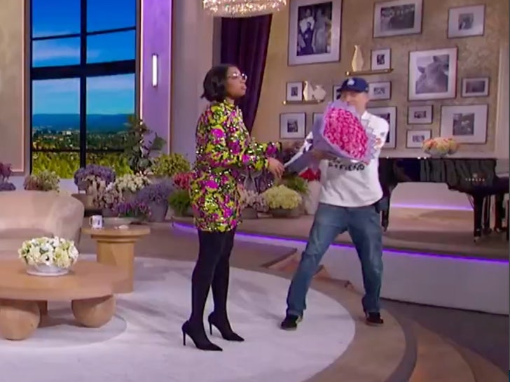 b40b62bc8ef940b2a8ccecd321af8d7b_md jennifer hudson flowers sub