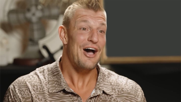 b42dd63d85de4012a832168f66715e02_md 051925_rob_gronkowski_kal