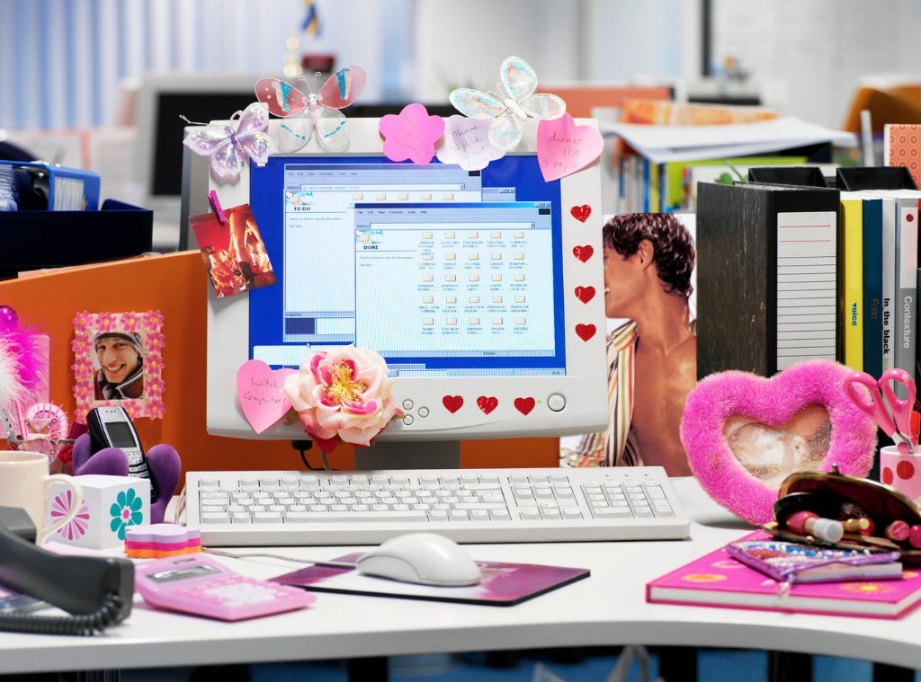 b52c7573-d11c-40a2-bcb4-7b5f30249e8a_1756947098 SHOP Cubicle Must-Haves Because Yep, We're Back at the Office