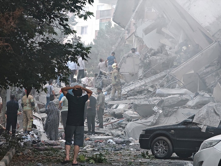 b6ef04fa3343450aa0d4e26629f4fc99_md Scenes of Devastation in Iran