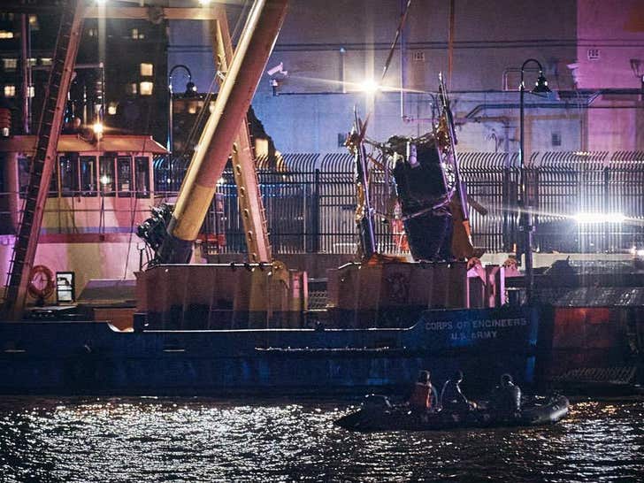 b78e8f7dd9474d0796ea19858f831df8_md Helicopter Wreckage Pulled From The Hudson River