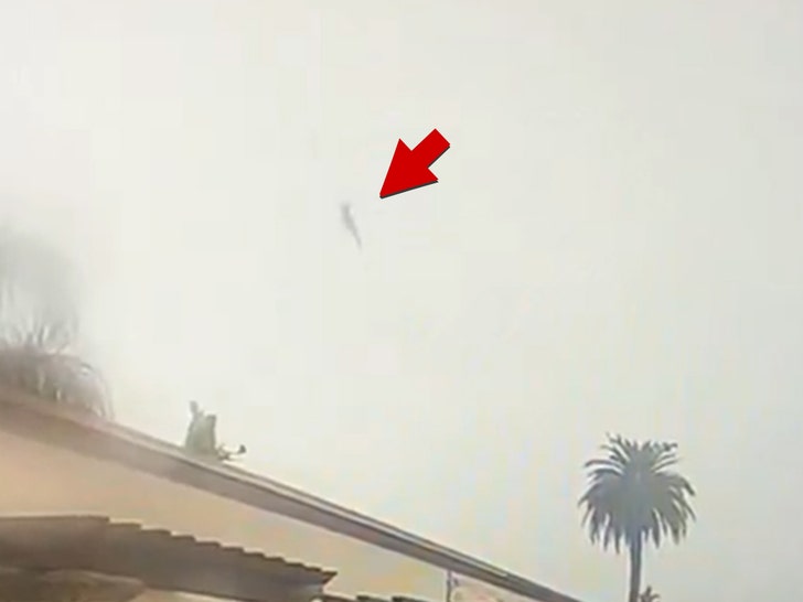 b81635dbc6c9484784e537d81ed55f45_md 021225-jet-crash-1-arrow