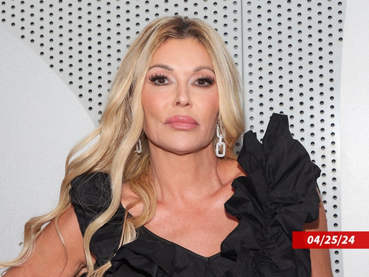 b864e232e6d44be7935daaee54e82d2d_md brandi glanville