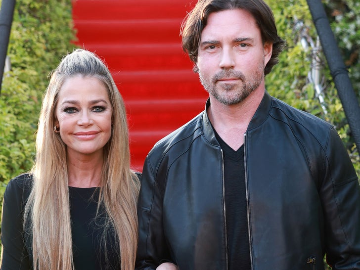 ba92161efbf7421b8785036393e3d118_md-1 Denise Richards And Aaron Phypers Happier Times