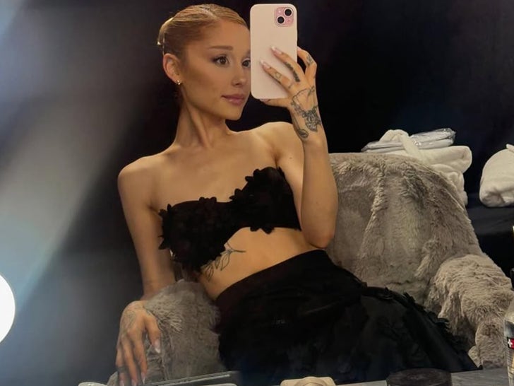 baba186fde8e441e8c8fda64bc040f9e_md Ariana Grande's Sexy Photos