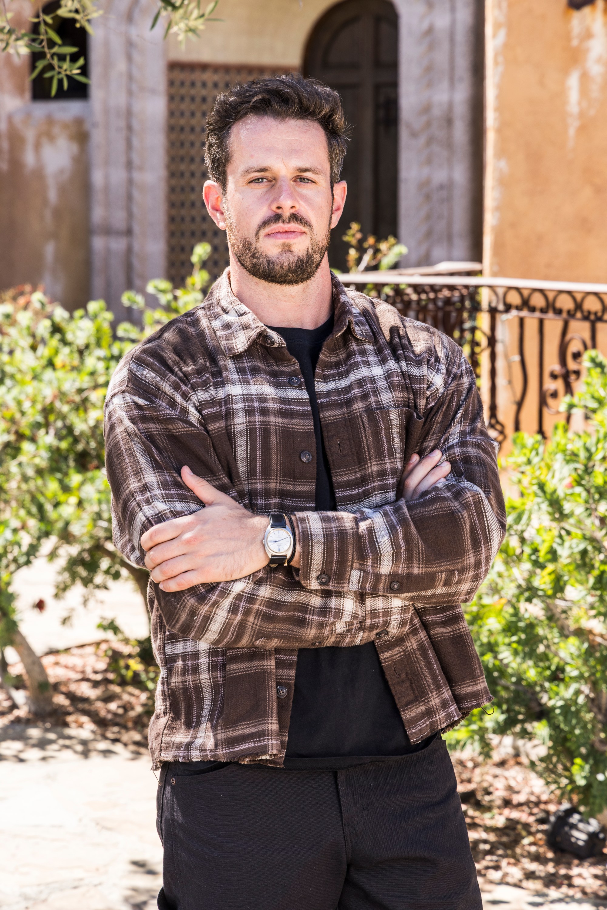 bachelor-mansion-takeover_jeremy-simon_credit-hgtv