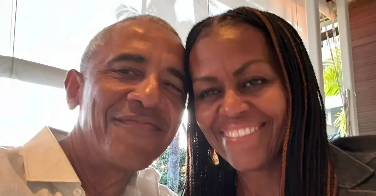 barack-obama-marc-maron-podcast-michelle-obama-didnt-sign-up-criticism-marriage-barackobama-ig-1760378278307 Photo of Barack and Michelle Obama