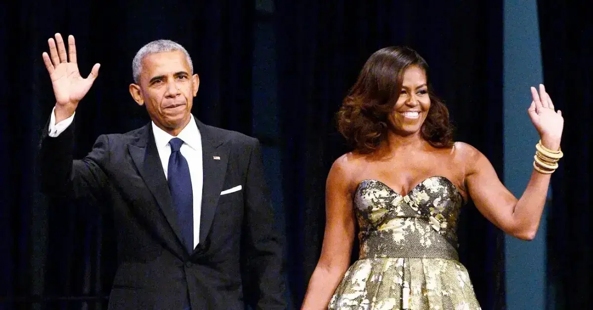 barack-obama-marc-maron-podcast-michelle-obama-didnt-sign-up-criticism-marriage33-1760378269320 Photo of Barack and Michelle Obama